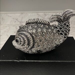 Elegant Silver Fish clutch